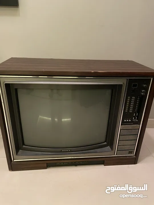 تلفزيون قديم جدا