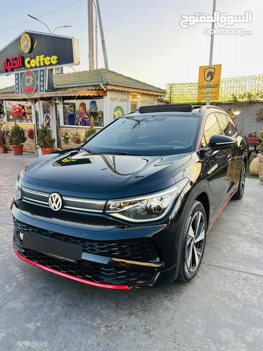 ‏Volkswagen ID6 black edition