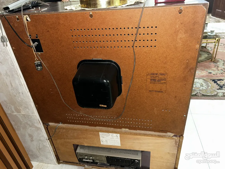 تلفاز قديم توشيبا