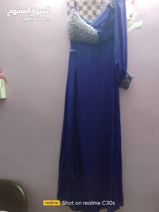للبيع فستان سواريه بسعر رمزي