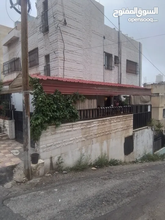 عماره ثلاث طوابق  ام الحيران ش مدرسة البنين الثانويه خلف محكمة جنوب عمان