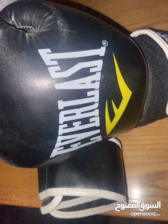 كيس بوكسينق مع قاعدة  punching bag with base
