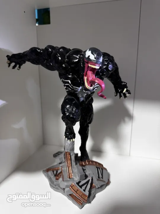 VENOM FIGURE