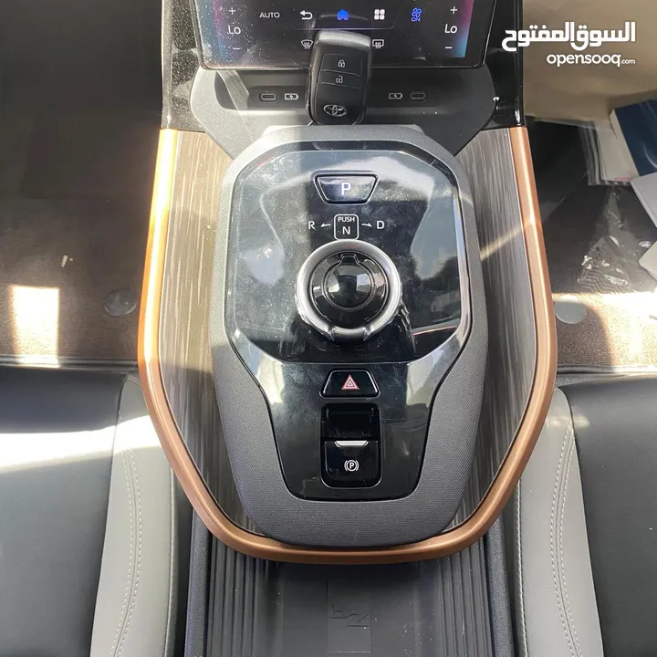 TOYOTA_bZ3_2023