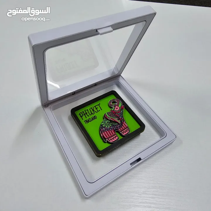 صندوق عائم 3D لعرض المجوهرات والاغراض وتصلح لوحة حائط وتغليف هدايا موجود في امزون الرابط في الوصف