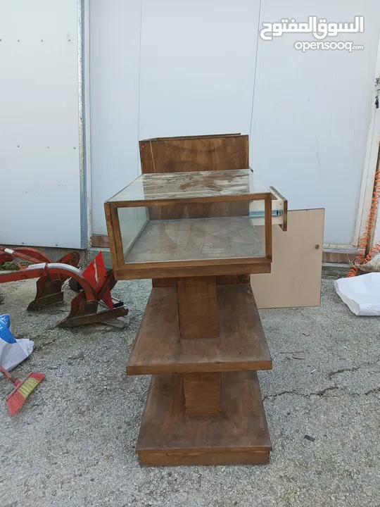 طاولة كاش خشب
