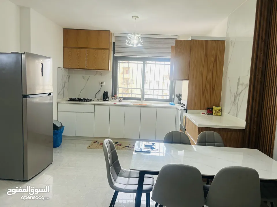 شقة للإيجار مفروشة عفش جديد جديدة لم تسكن من قبل مميزة في منطقة هادئة  عمارة محمد ربحي الحجة