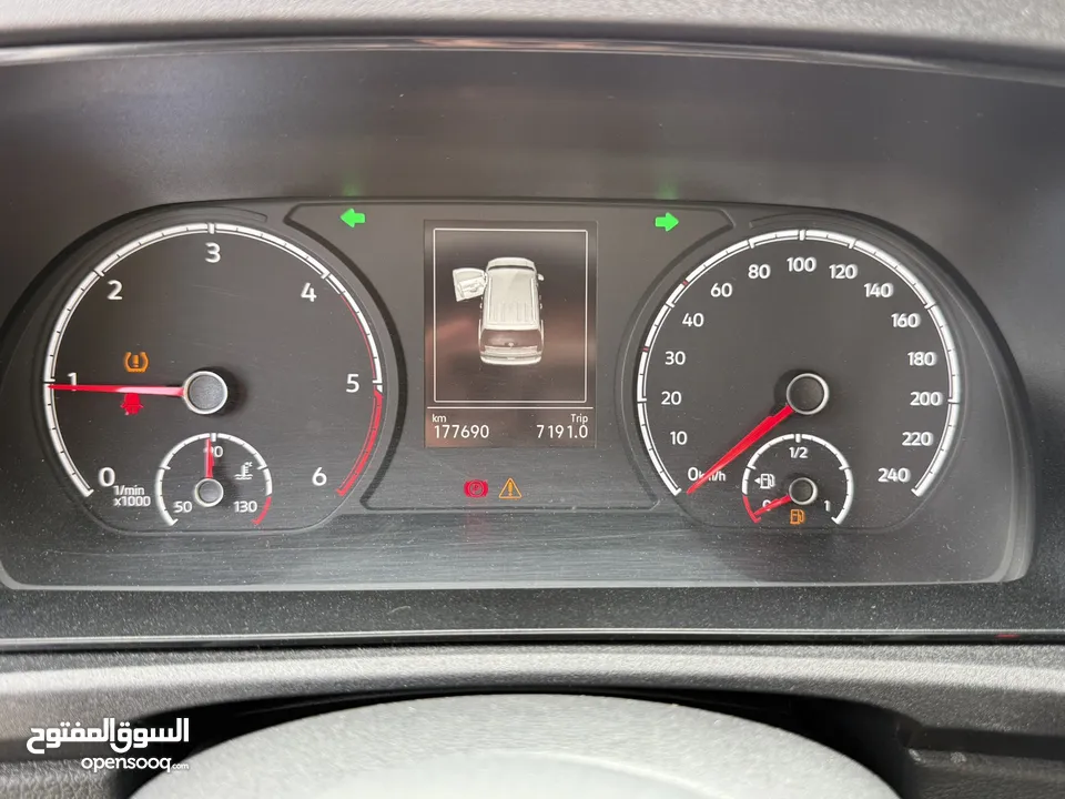 فولكس فاجن كادي ترخيص 2022 محرك 2000 ديزل  جير عادي  ركاب 4+1