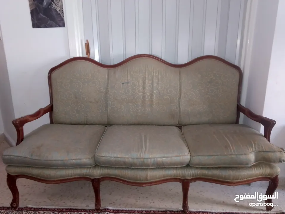 طقم كنب مستعمل مع نثريات