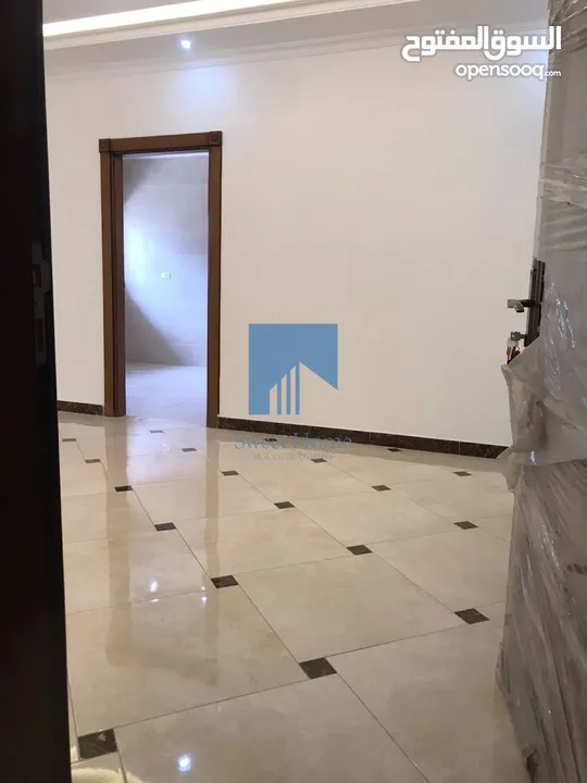 شقة فاخرة للبيع في الجندويل  - مقابل أسواق السلام 117م مع حديقة 20م تشطيب سوبر ديلوكس لم تسكن