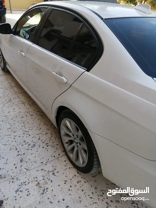 BMW 328i 2011 للبيع