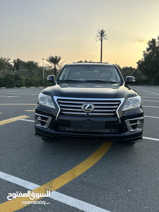 LEXUS LX 570 -GCC - very clean car