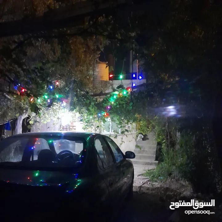 بيت مكون من غرفتين + صاله خارجيه+ صاله داخليه +مطبخ +حمام