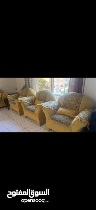 طقم كنب ثمن 8  مقاعد نضيف وا جديد
