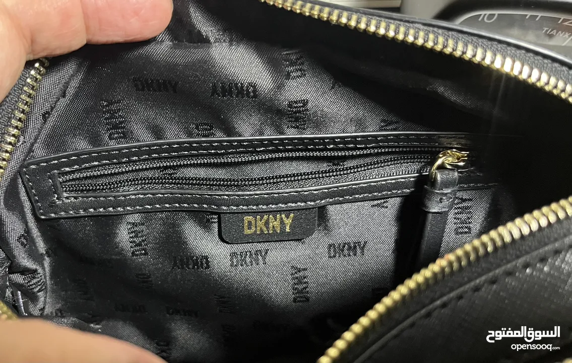 DKNY hand bag حقيبة يد دي كي ان واي