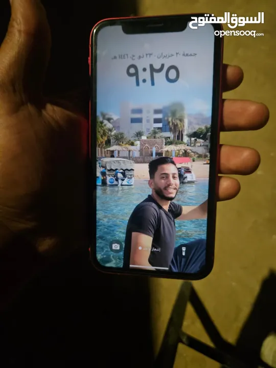 آيفون 11 عادي مش مفتوح ولا خدش 128 جيجا بطاريته 77 الجهاز وكاله مع كرتونته وشاحنه