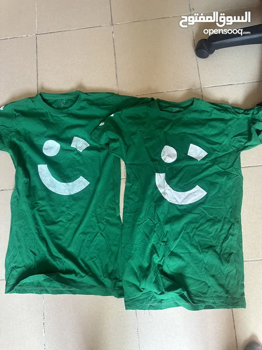 شنتة كريم بوكس وt shirt حجم m