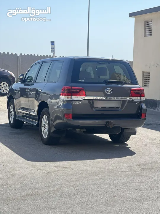 للبيع TOYOTA LAND CRUISER GX-R V6 الموديل : 2021