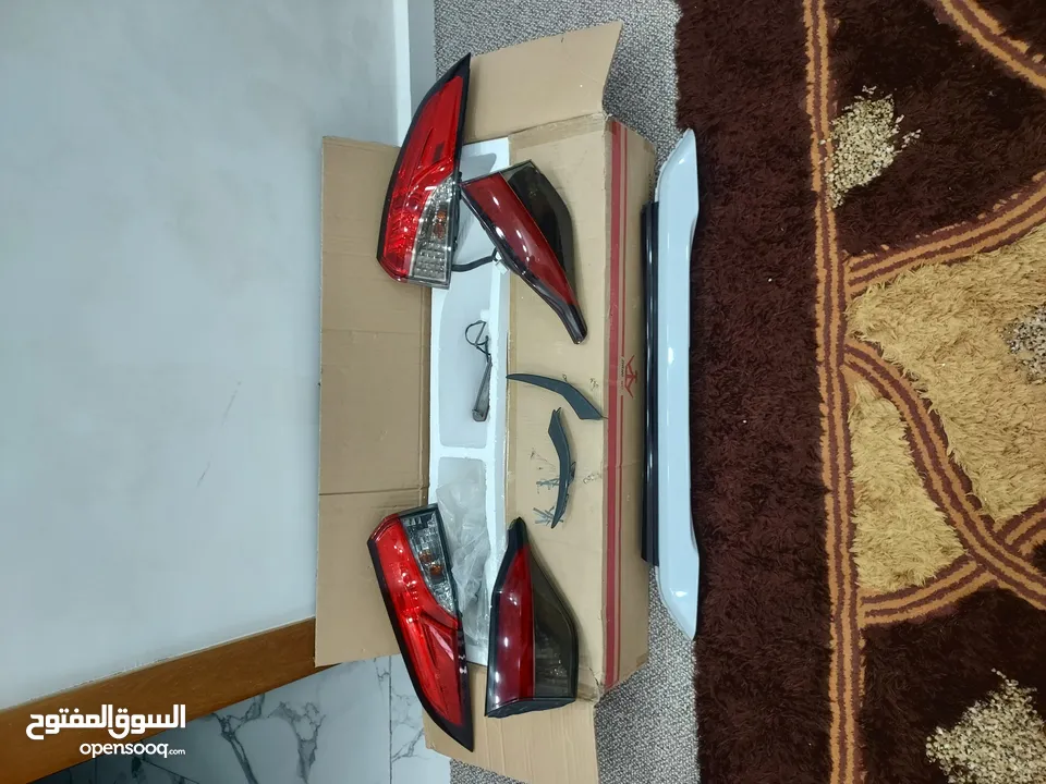 ضواو خلفيه تويتا كورولا