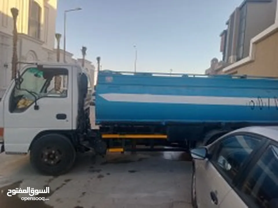 وايت مياه جميع أنحاء الرياض خزانات ارضيه وعلوية خدمة متميزة 24ساعه  التواصل
