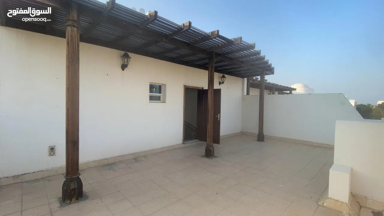 6Me28-Fabulous 5BHK Villa for rent in Qurm, Al Sarooj Street