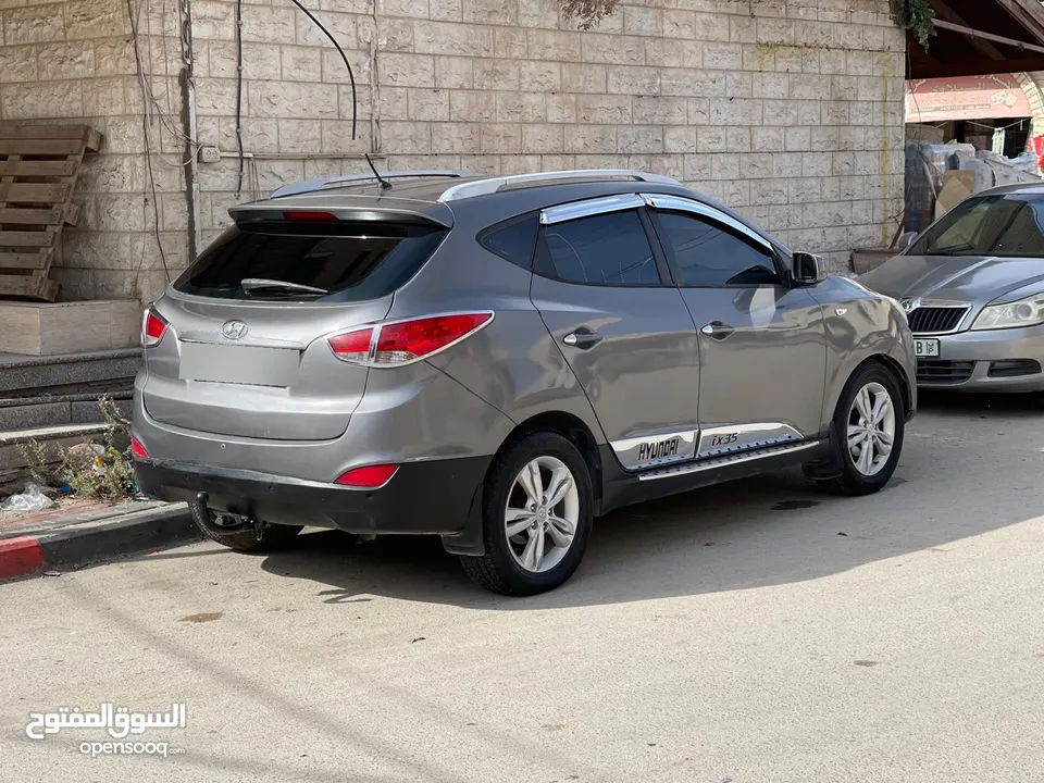 هونداي توسان 2011 بحالة ممتازة و السعر حرق حرق