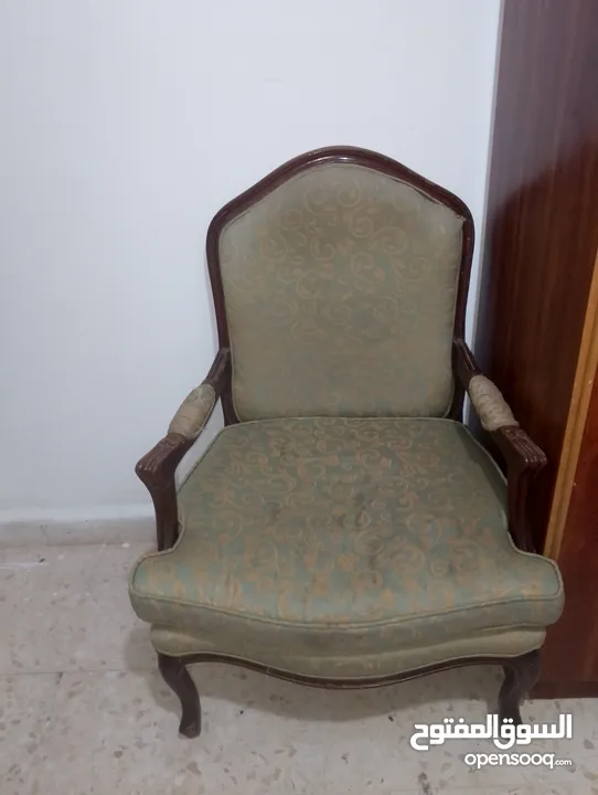 طقم كنب مستعمل مع نثريات