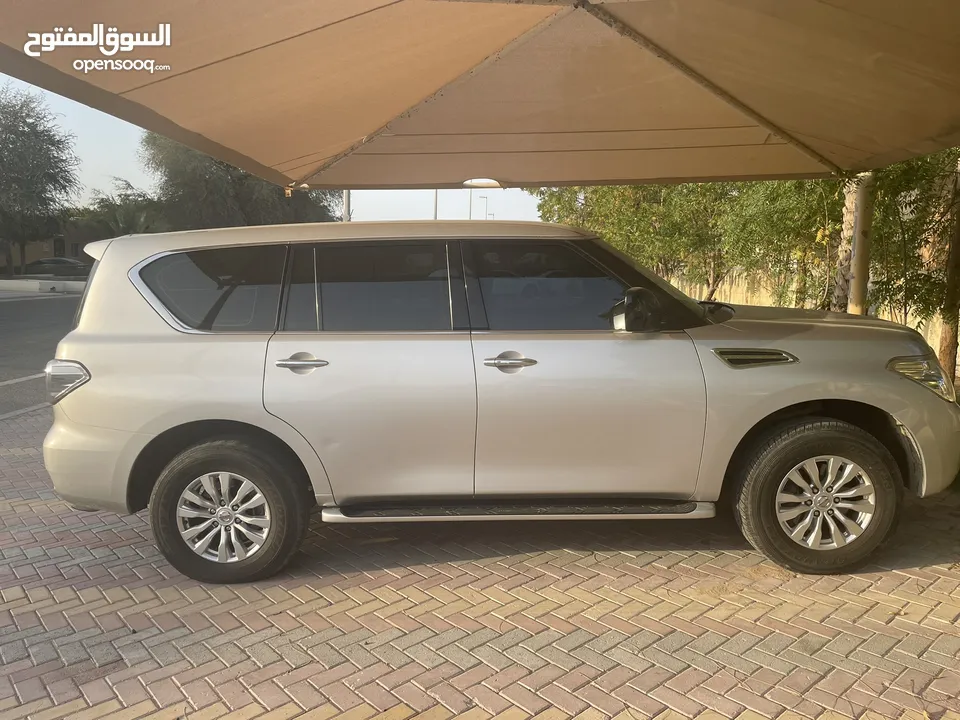 Nissan patrol 2019 small engine 6 cylinders