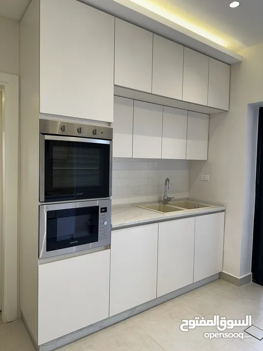 شقة مفروشة للإيجار في عبدون عقد سنوي فقط furnished three bedroom apartment for rent in Abdoun