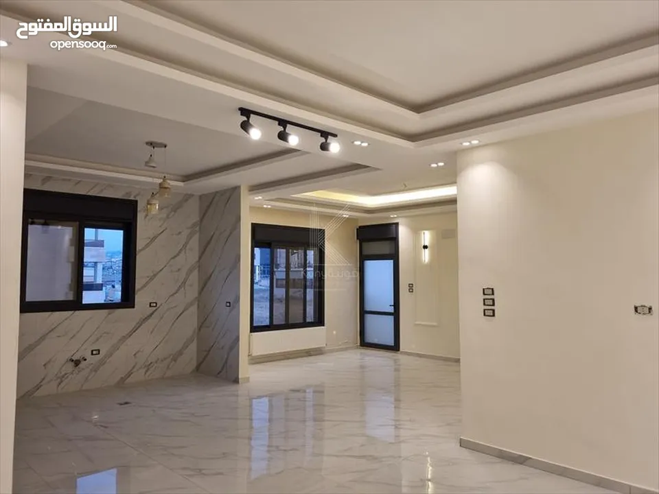 شقة مميزة للبيع في اربد - إيدون- طابق أول