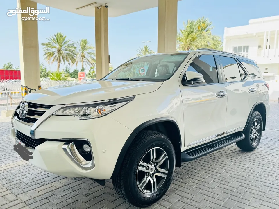 Toyota fortuner 2019 mdl for urgent sale . 94km Excellent condition.