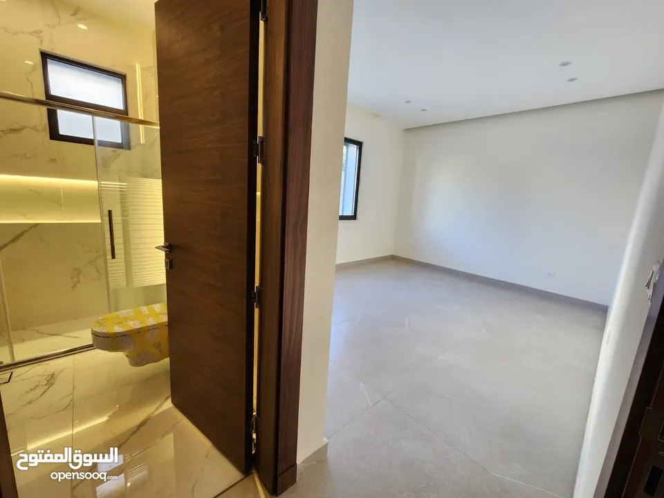 شقة طابقية فاخرة للبيع في عبدون ref : 14384