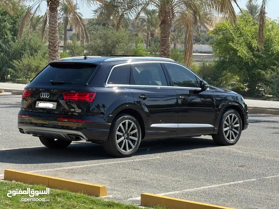 Audi Q7 / 2016 (Black)