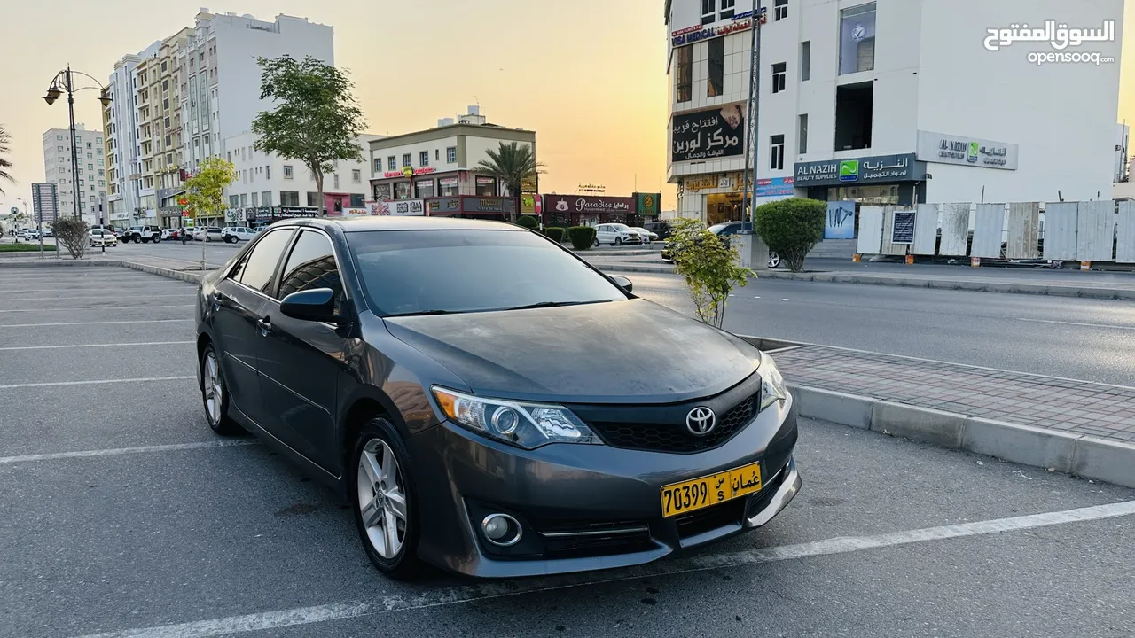 Toyota Camry LE 2014 (Mint condition)