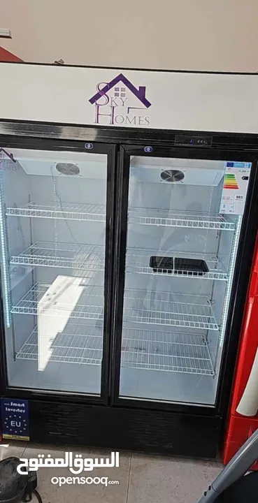 ثلاجة شبه جديدة باب عدد 2 اضاءة ليد بحالة ممتازة موفرة كهرباء