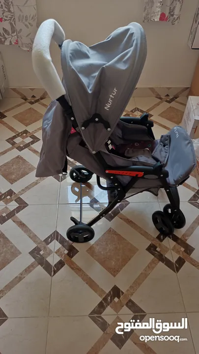 baby stroller, almost looks like new.