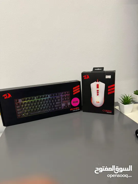 Pc بحالة الوكالة  كل القطع تعمل و بكفاءة ممتازة