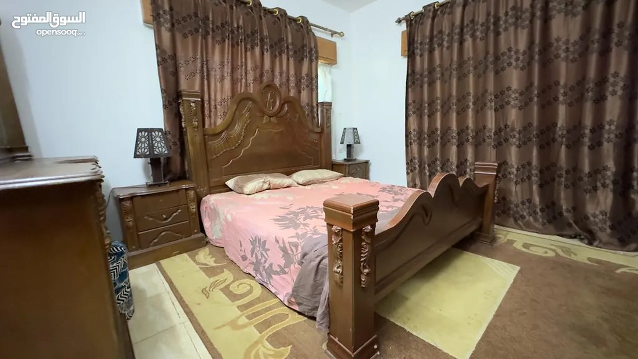 شقة مفروشة طابق مستقل للايجار قرب دوار صحارى                                                ،..