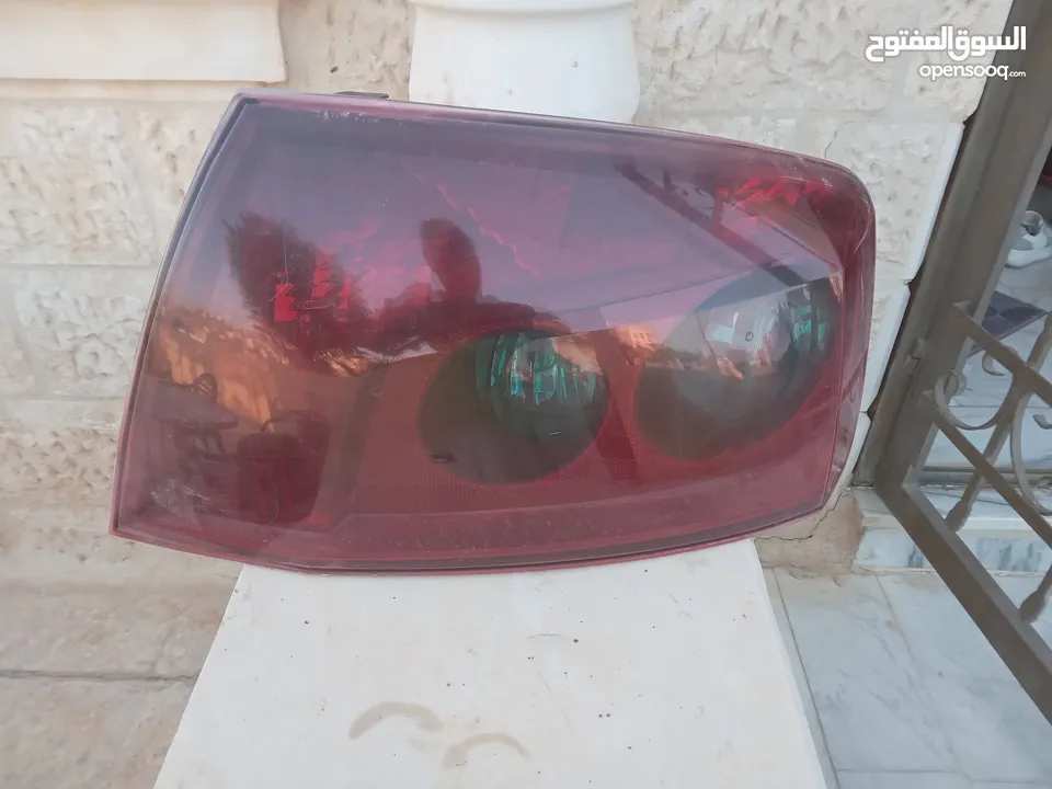ضو خلفي بيجو 407
