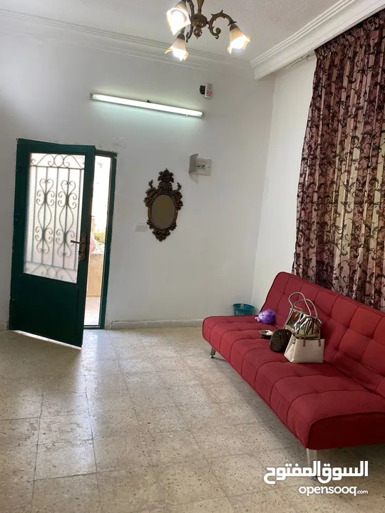 منزل مستقل في السلط المغاريب