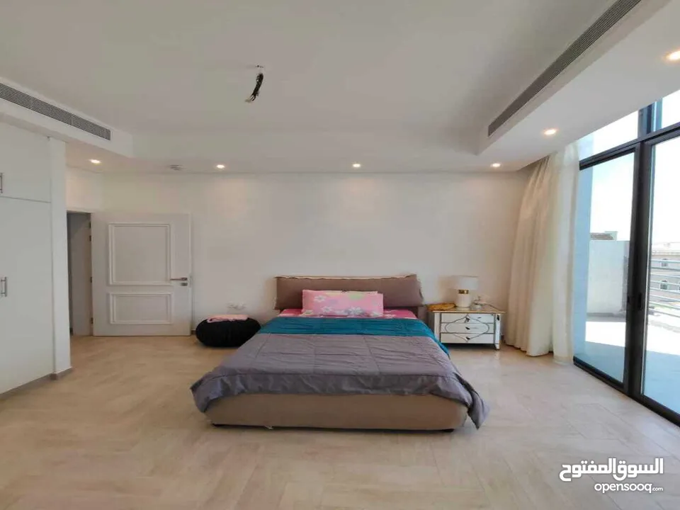 للبيع فيلا فاخرة سوبر ديلوكس في امارة الشارقة منطقة الحوشي نظام smart homeخيارك الافضل للعيش برفاهية