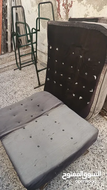 طقم صوفايات شغال الماكينات فيه