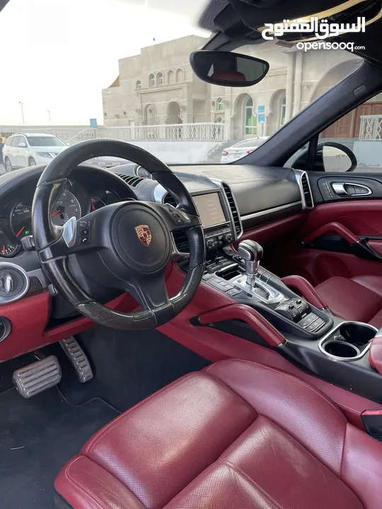 Porsche cayenne GTS 2014