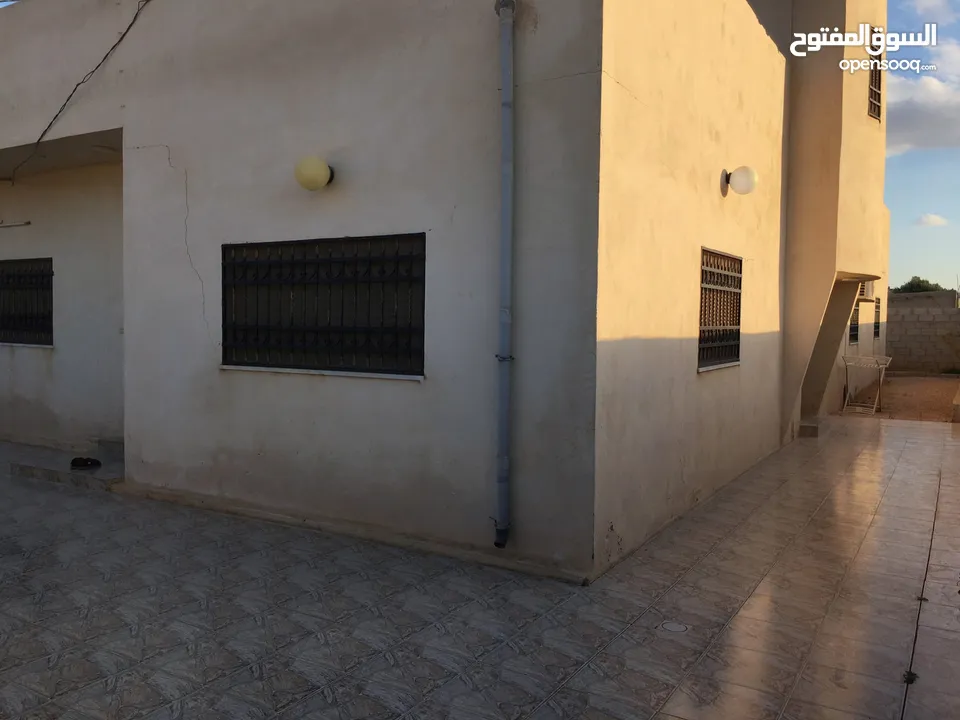 بيت للبيع  المفرق/الزعتري/