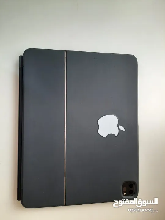 للبيع iPad pro  الجيل الرابع 2021 (12.9) إنش بدعم شريحه خط