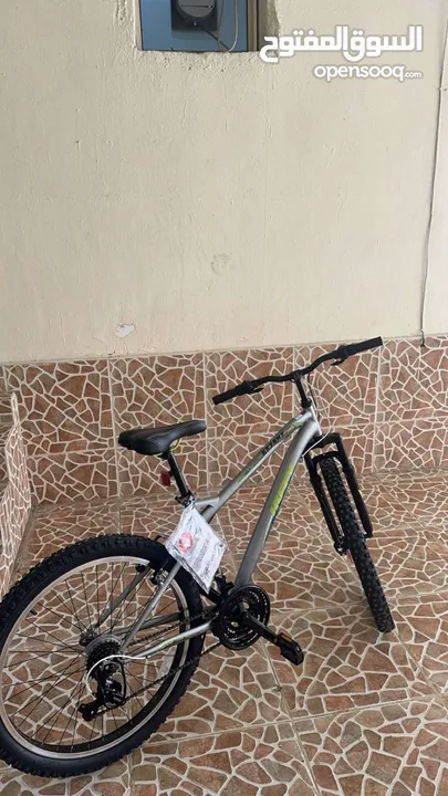 دراجه هوائيه استعمال فتره بسيطه جدا الدراجه بحاله الوكالن