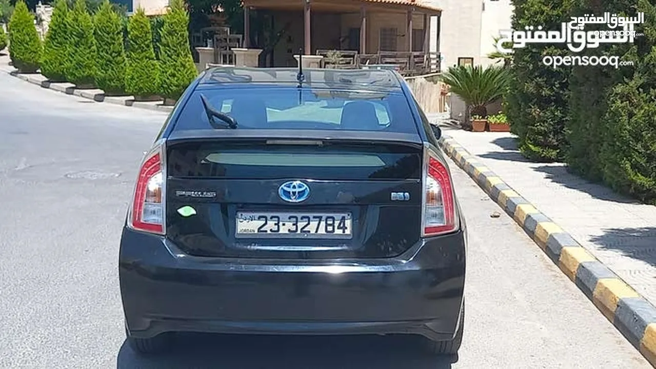 تويوتا بريوس لون اسود ملوكي 2014 فحص 3 جيد بسعر مغري قابل للبدل