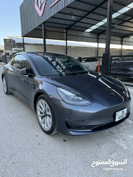 Tesla model 3 2021 b+