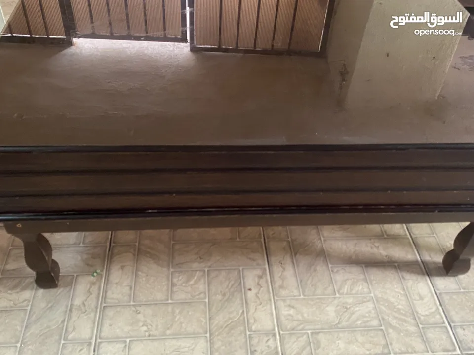 طاولات خشب ثقيل مع قزاز للبيع
