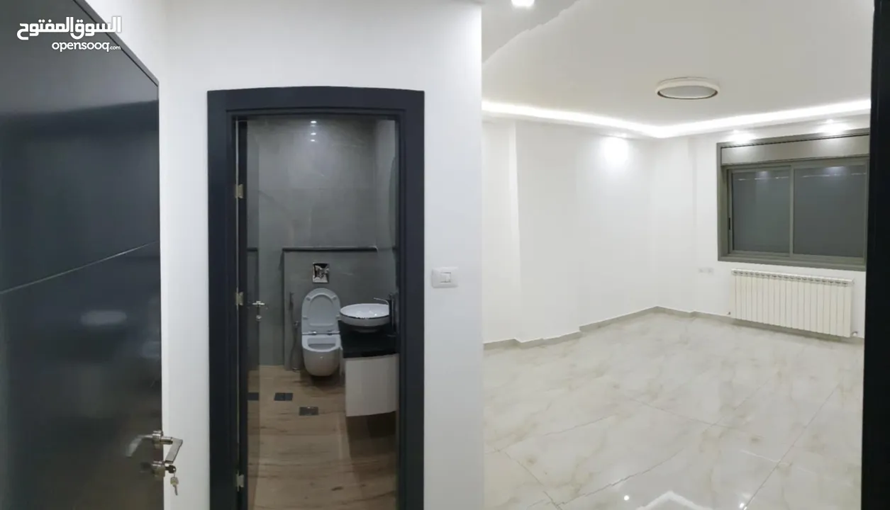 شقة فاخرة للبيع في الطيرة – 185م – تشطيب جديد